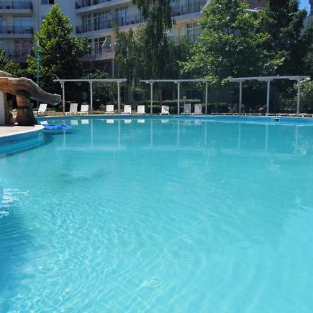 Yves 2 Bed Apart At Sun Village Sunny Beach Not Far Away From The Sea Buitenkant foto