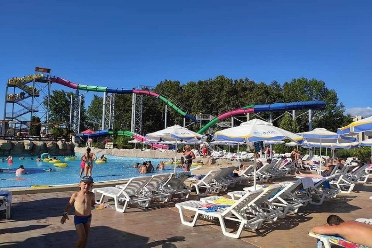 Yves 2 Bed Apart At Sun Village Sunny Beach Not Far Away From The Sea Buitenkant foto