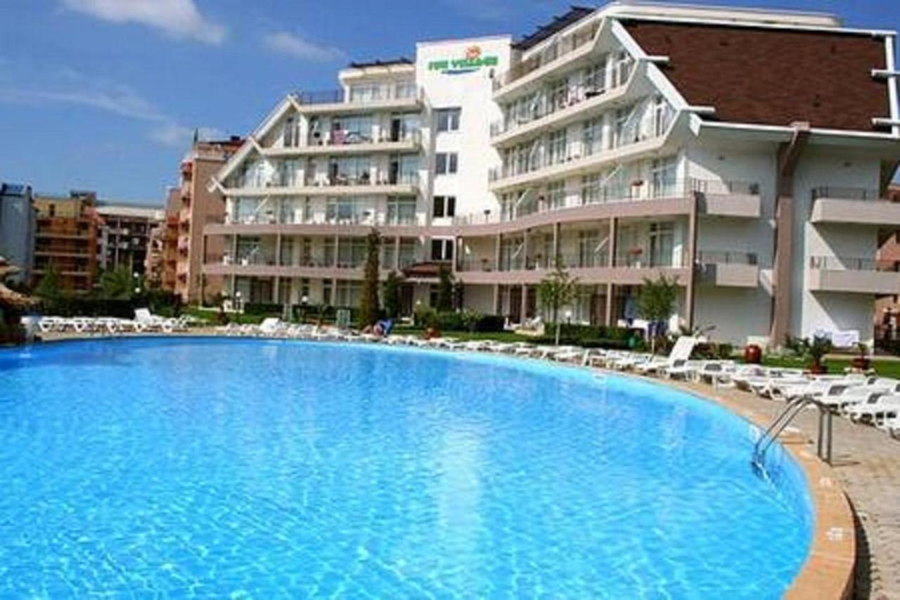Yves 2 Bed Apart At Sun Village Sunny Beach Not Far Away From The Sea Buitenkant foto