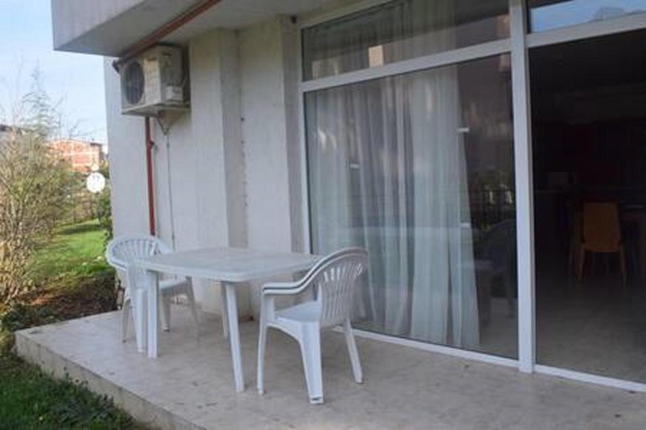Yves 2 Bed Apart At Sun Village Sunny Beach Not Far Away From The Sea Buitenkant foto