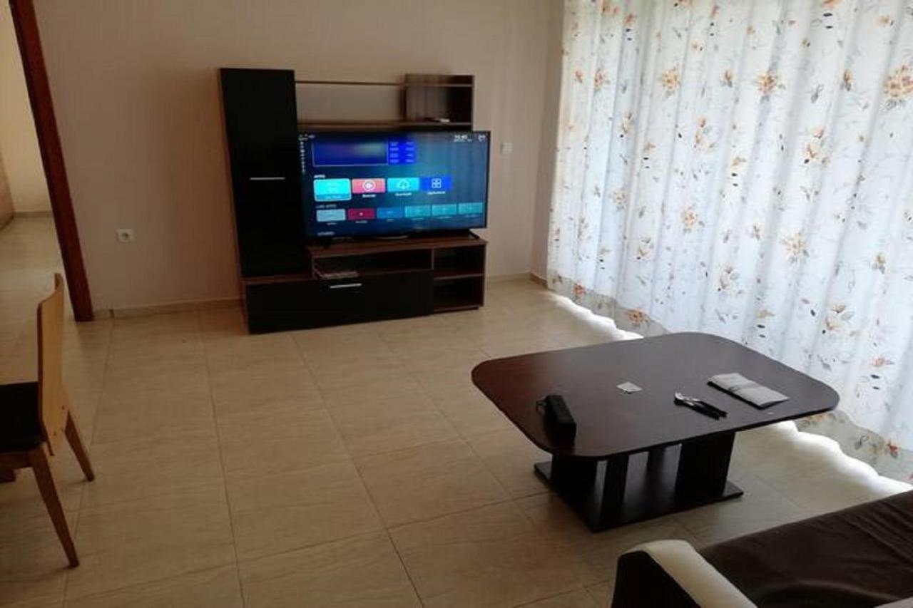 Yves 2 Bed Apart At Sun Village Sunny Beach Not Far Away From The Sea Buitenkant foto