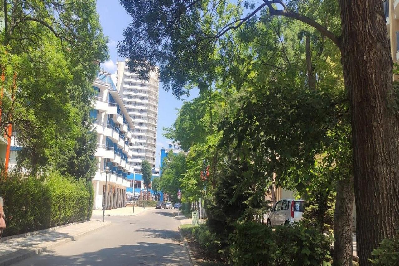 Yves 2 Bed Apart At Sun Village Sunny Beach Not Far Away From The Sea Buitenkant foto