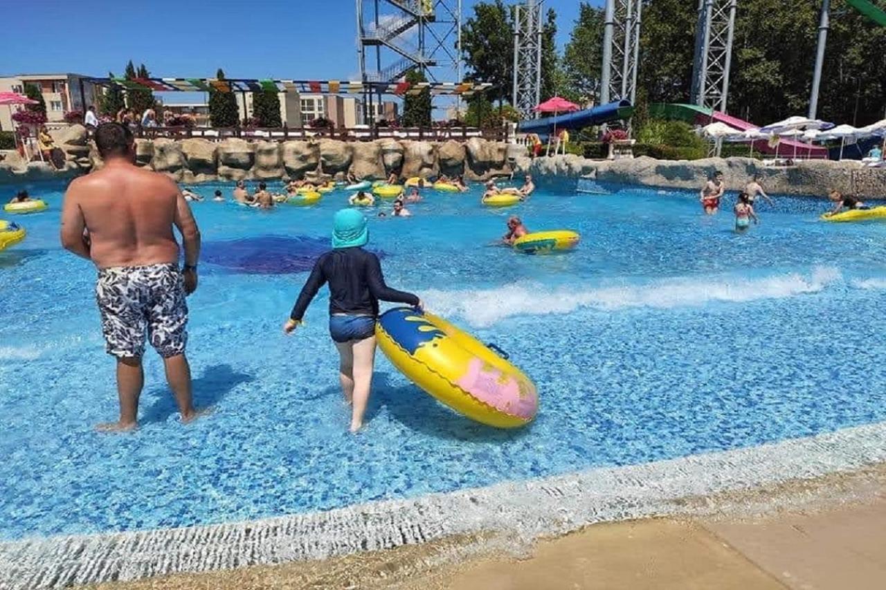 Yves 2 Bed Apart At Sun Village Sunny Beach Not Far Away From The Sea Buitenkant foto