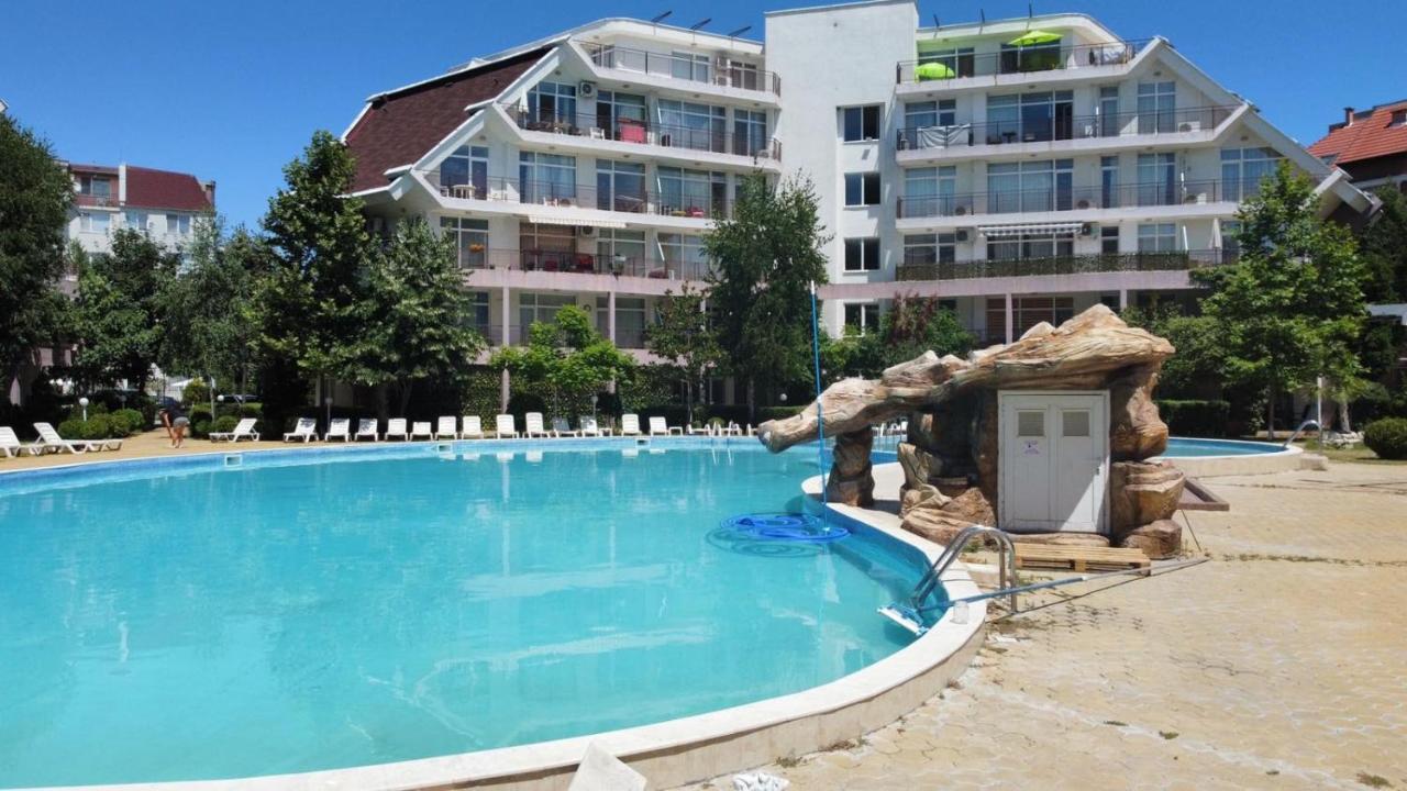 Yves 2 Bed Apart At Sun Village Sunny Beach Not Far Away From The Sea Buitenkant foto