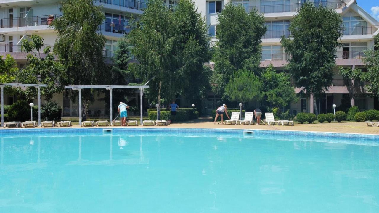Yves 2 Bed Apart At Sun Village Sunny Beach Not Far Away From The Sea Buitenkant foto